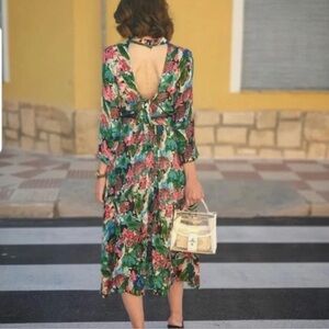 Zara Watercolor Floral with Open Back Midi Dress Size small